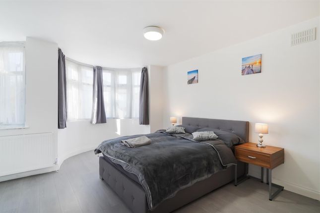 70A, Eton Avenue, WEMBLEY photo 4