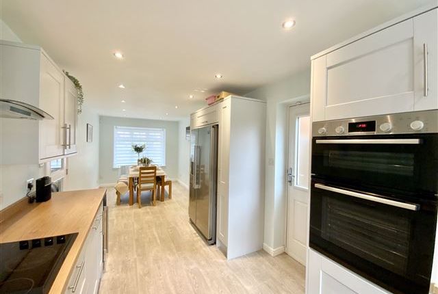 6, Mckenzie Way Kiveton Park, Sheffield photo 4