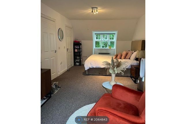 Room to rent in Wood Court, Sale