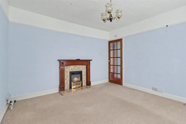 The Glen 1 Burlington Close, Barnstaple Devon photo 3