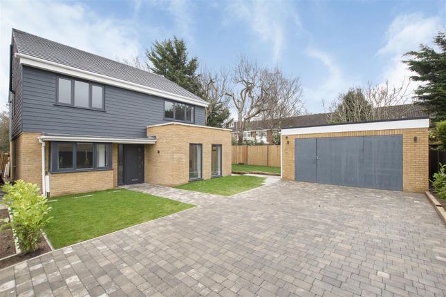 Thumbnail Detached house for sale in Lockets Close, Windsor