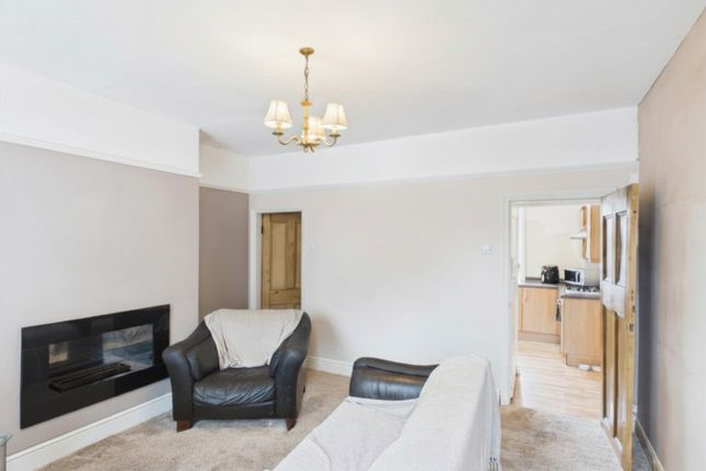 16, George Street Hipperholme, Halifax photo 4