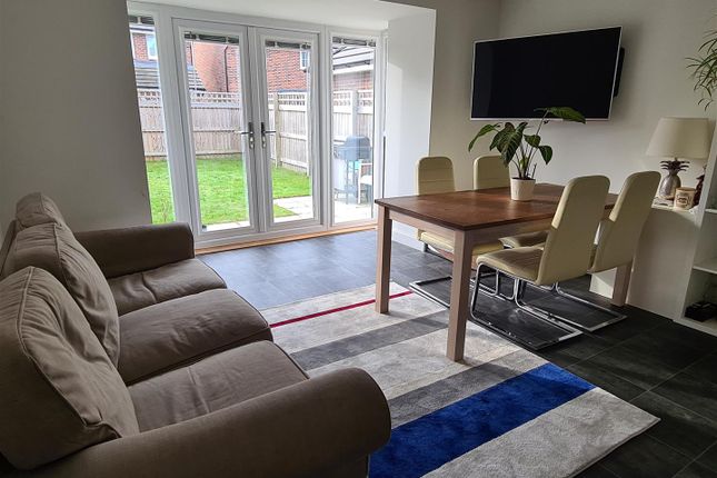 33, Rovers Way, Doncaster photo 3