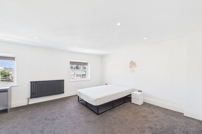 Flat 11, 7 Clarence Yard, Brighton photo 4