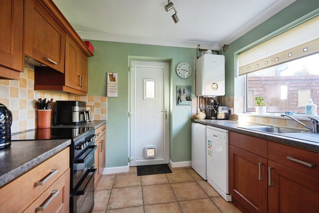 6, Duncliffe Close, Sturminster Newton photo 4