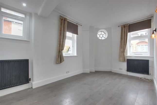 The Grangeway, London photo 2