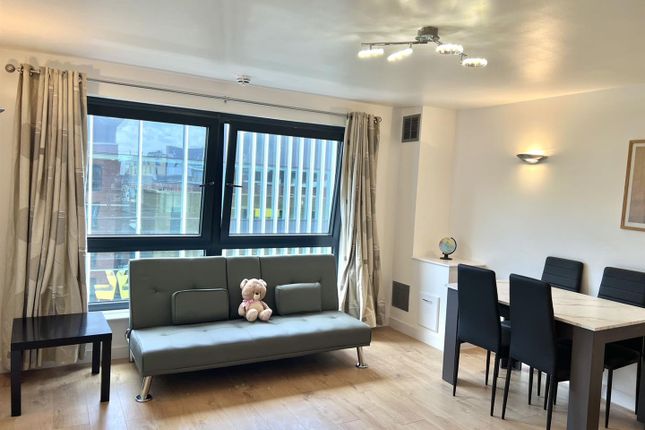 2-bed house on 113, Oxford Road, Manchester, £1,820/mo