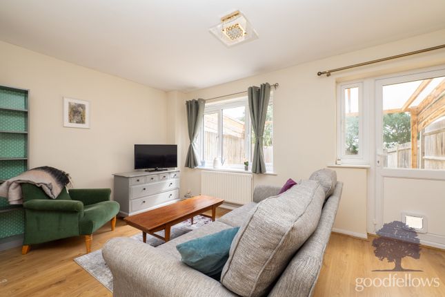 4, Arcadia Close, Carshalton photo 3