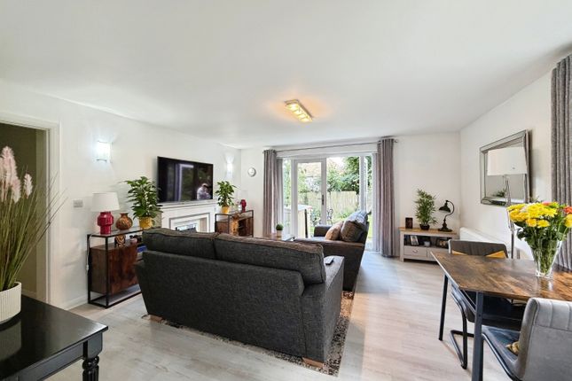 38, Rosehill Court, Liverpool photo 3
