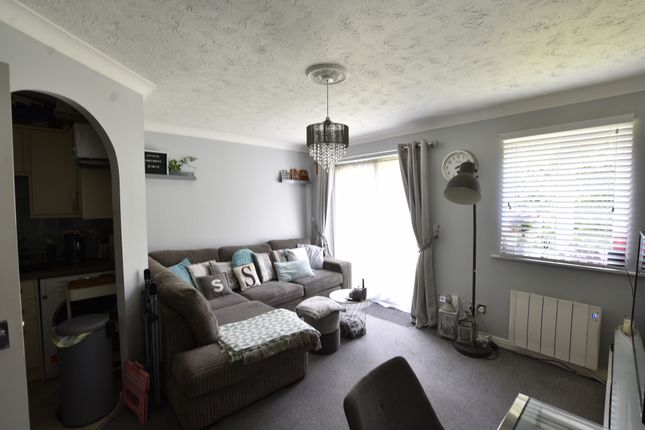 Flat for sale in Rochester Drive, Watford