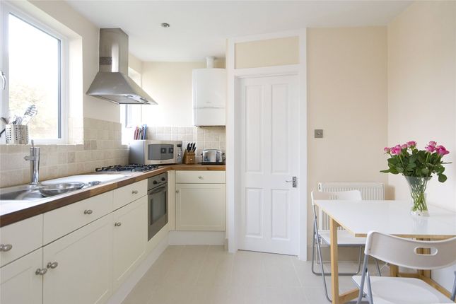 Flat to rent in Fassett Square, Hackney, London
