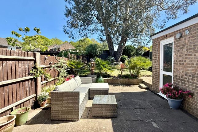 15 Capella Gardens, Southampton photo 2