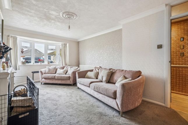 104, Nalders Road, Chesham photo 3