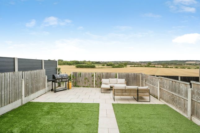 12, Woodside View, Rotherham photo 4