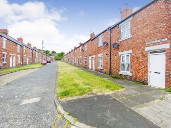 2-bed house on 4 Barwick Street, Barwick Street (Back), Easington Colliery, £10,000