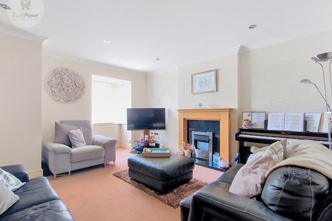 9, Cuniver Court, Liversedge photo 2