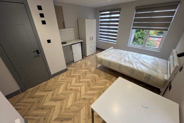 1183, London photo 2