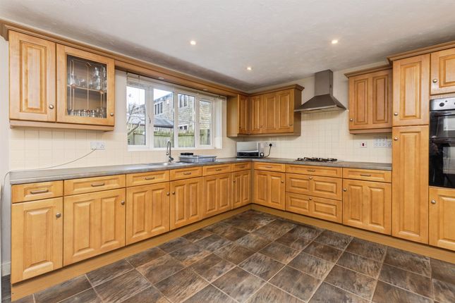 7, Weavers Court, SOWERBY BRIDGE photo 2