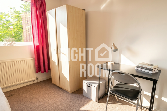 Room 4, 6 Ivy Road, London photo 2