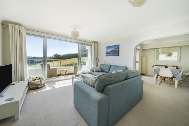 Flat 4, Redcliff Court,, Cliff Road, Devon photo 2
