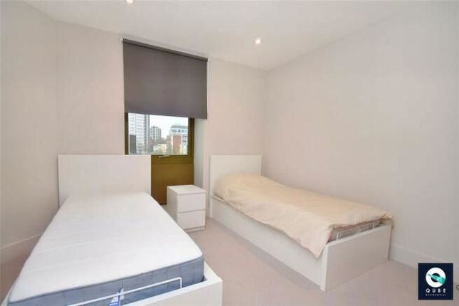 Flat for sale in Crompton Street, London