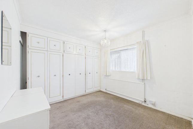 3, Stilwell Close, Yateley photo 4