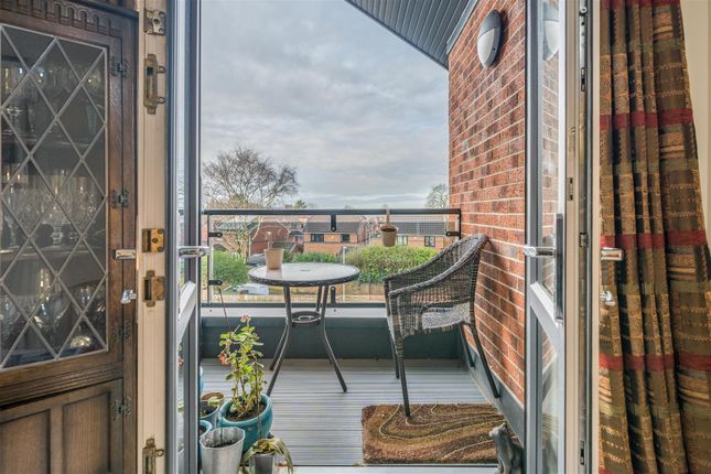 46 Balshaw Court, Burlington Gardens, Leyland photo 3