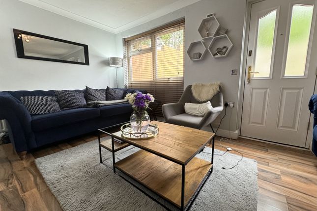 57, Holtdale Avenue, Leeds photo 3