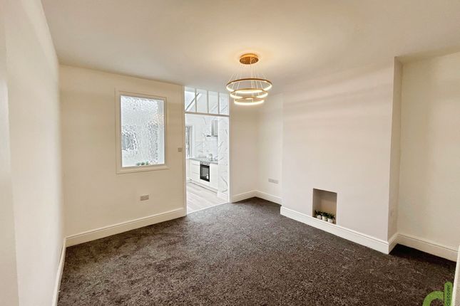 12 Livesey Street, Blackburn photo 2
