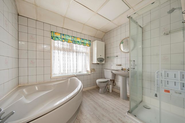 68, Greatdown Road, Hanwell photo 3