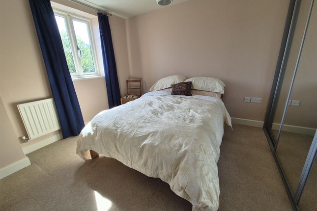 3, Lister Road, Dursley photo 4