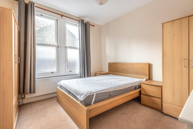 111, Balvernie Grove, London photo 4