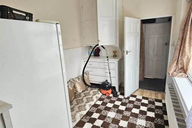 32, Copgrove Road, Leeds photo 3