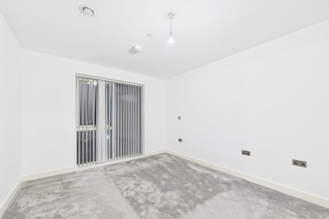 8 Chaplin Court, 56A, Kew Bridge Road, Brentford photo 5