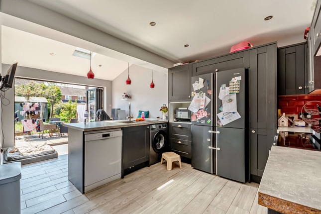 28, Bramley Road, Tewkesbury photo 4