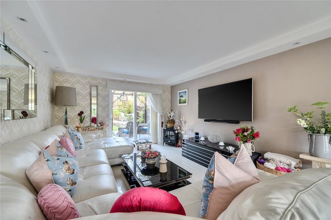33, Wisbech Way, Lymington photo 2