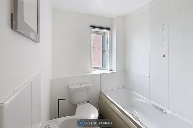 Apartment, Palace Court Wardle St, Stoke-On-Trent photo 5