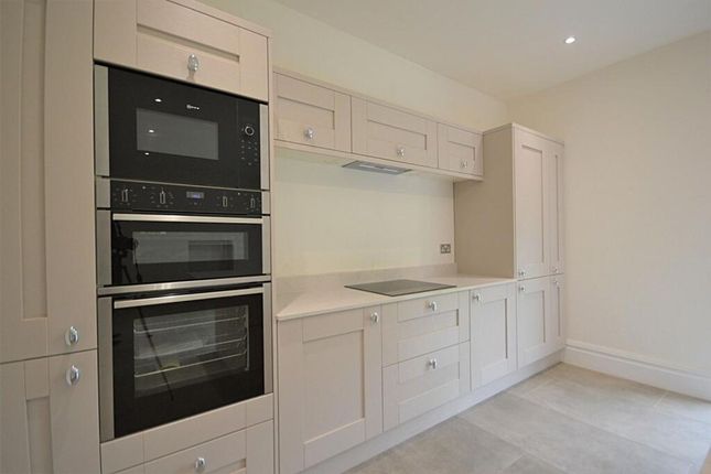 The Peaks, Adderley Place, Glossop photo 4