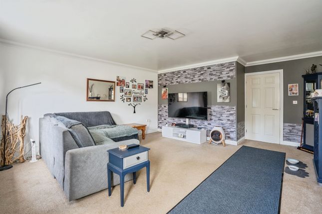 8, Hamilton Close, Waterlooville photo 2