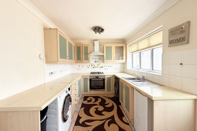 3 Lister Walk, Morley, LEEDS photo 3