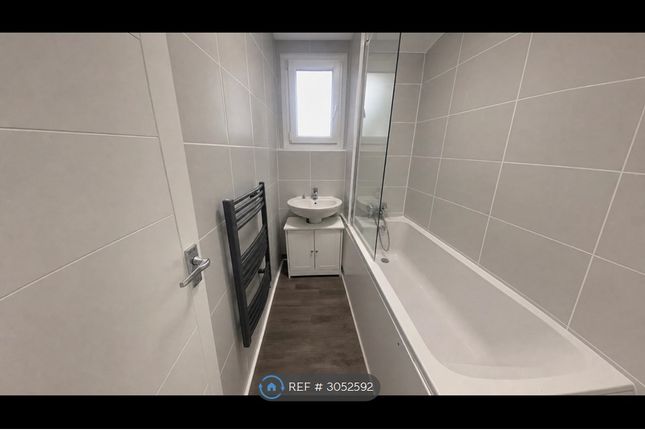Flat, Mcconnell House Deeley Road, London photo 5