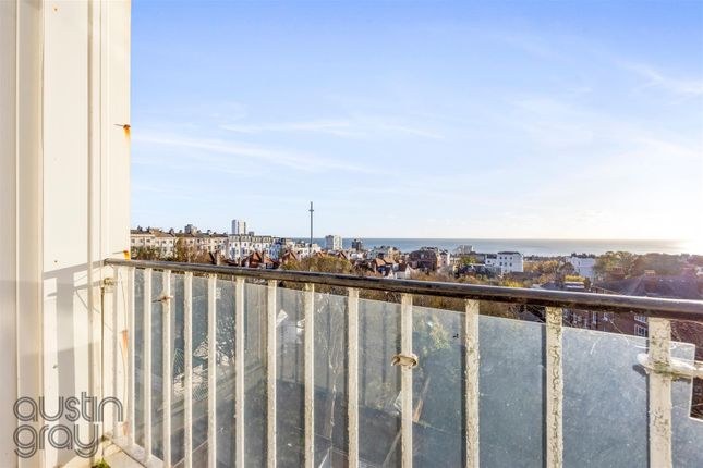 Furze Hill, Furze Hill Court 44-012.Jpg