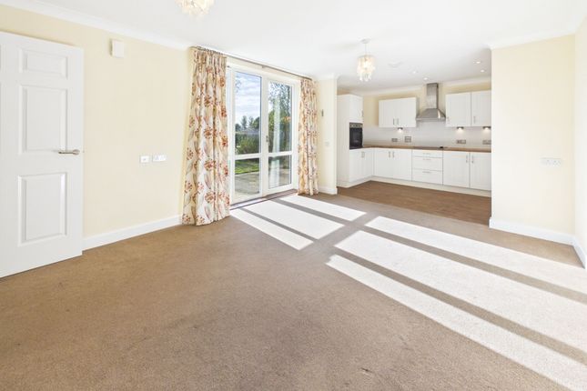 17 The Paddocks, Milton-under-Wychwood photo 3