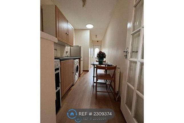 Castleton Road, Studio Flat, London photo 2