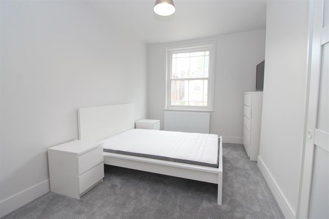 Room 2, 27C Alma Road, Herts photo 2