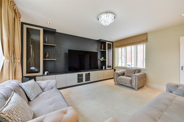 2, Garrett Drive, Reading photo 3