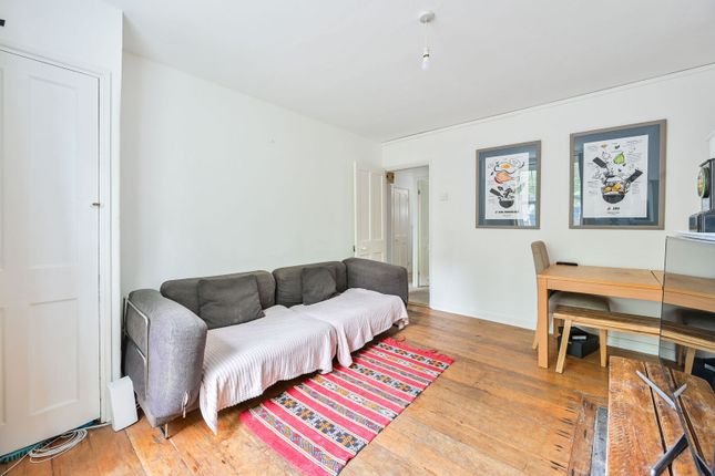 Bath Terrace, Elephant and Castle photo 3