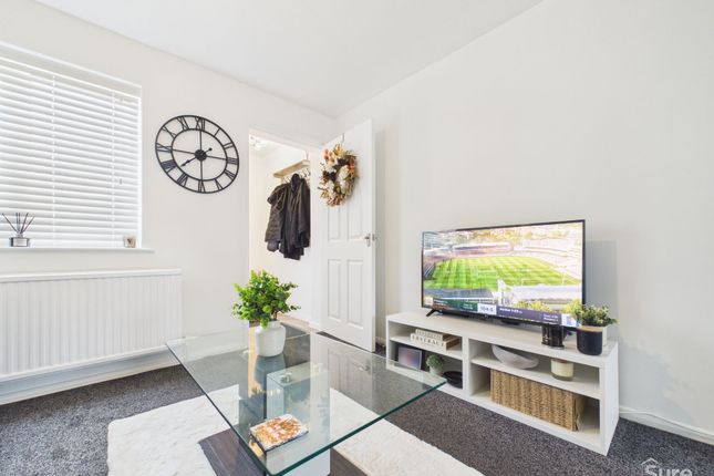 22 Thorness Close, Derby photo 2