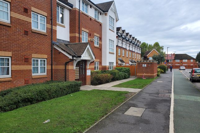 2-bed flat on 32, Williams Drive, Hounslow, £1,700/mo