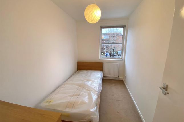 30, Chantry Court, Hatfield photo 5